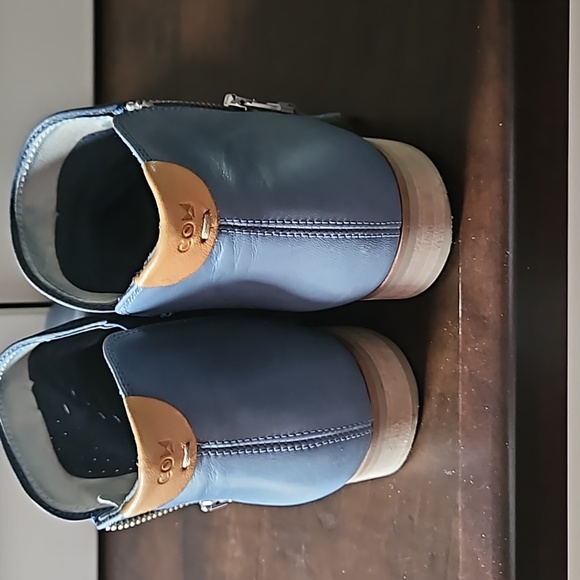 Cox blue suede booties - Picture 2 of 7